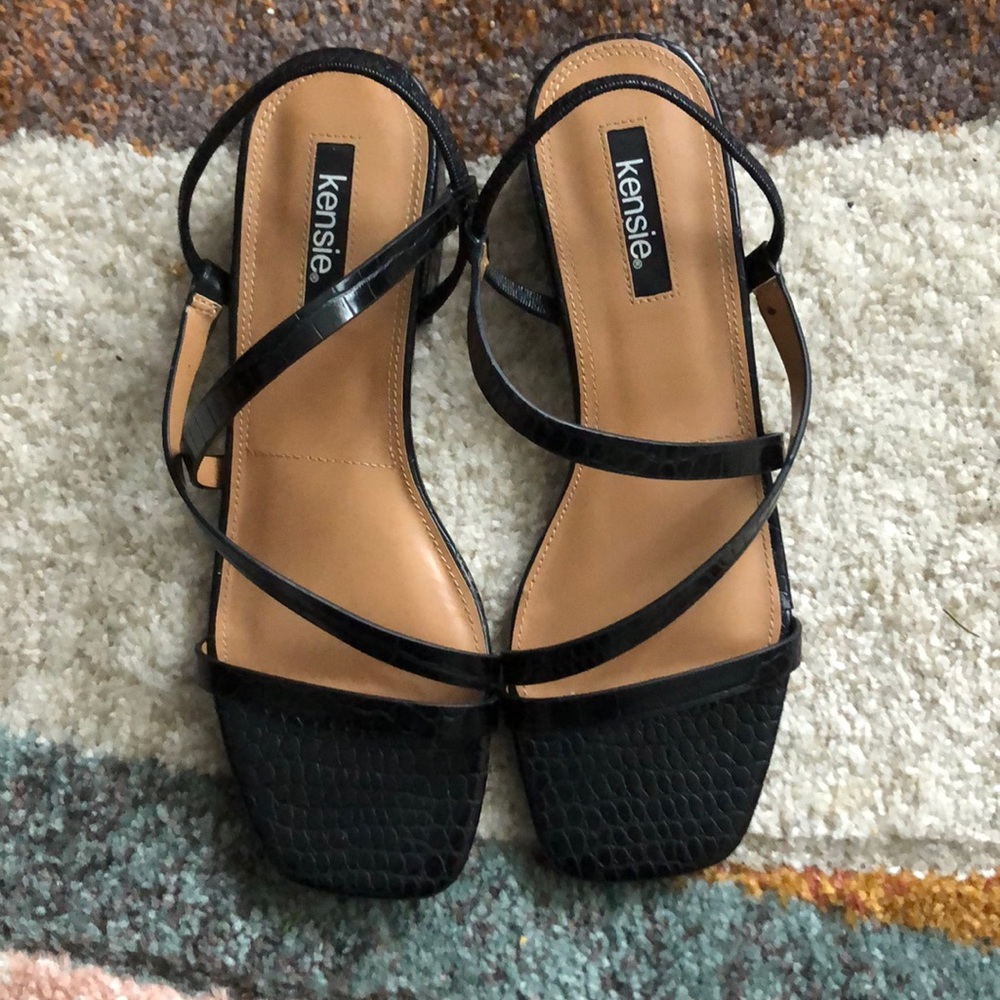 Kensie Black Strappy Sandals